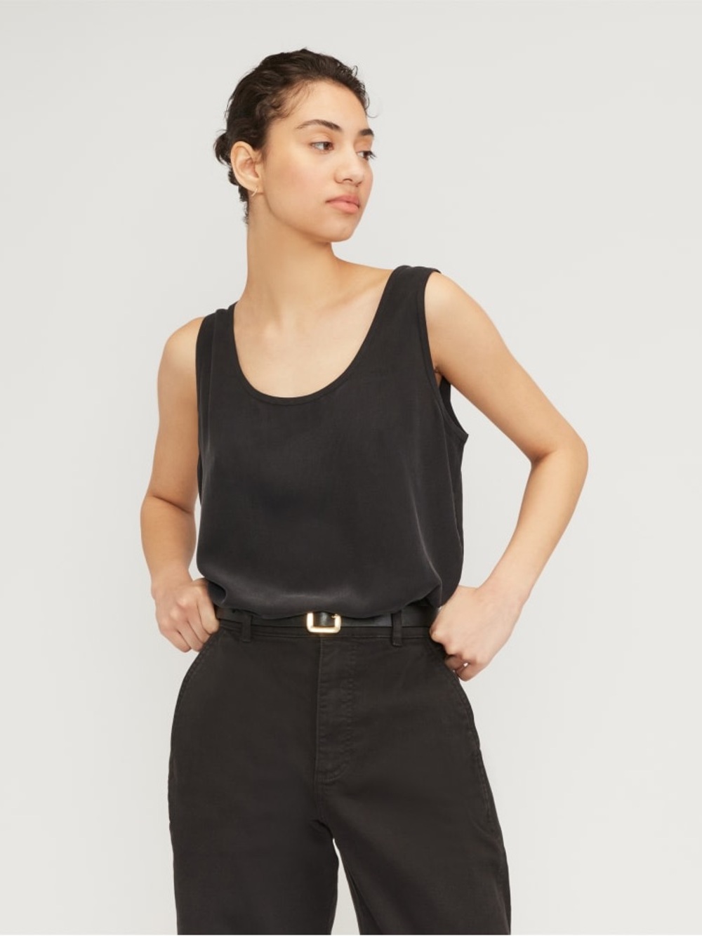 Everlane Black Scoop Neck Tank Top in washable silk